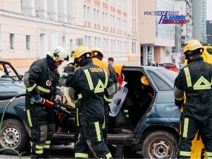 В рамках Конференции 21 июня аварийно-спасательными службами г. Перми и Пермского края были проведены показательные учения для гостей мероприятия
